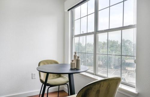 Gateway Appartement | Blueground Gateway pool gym close to shops ATX-252