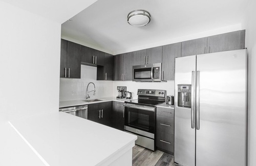 Rush and Division Appartement | Blueground | Gold Coast, rooftop & gym, nr Hancock