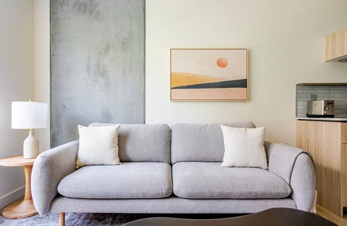 Hollywood Appartement | Blueground | Hollywood, rooftop pool, nr Hollywood Bowl