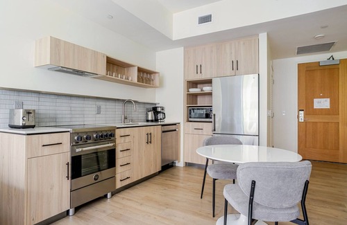 Hollywood Appartement | Blueground | Hollywood, rooftop pool, nr Hollywood Bowl