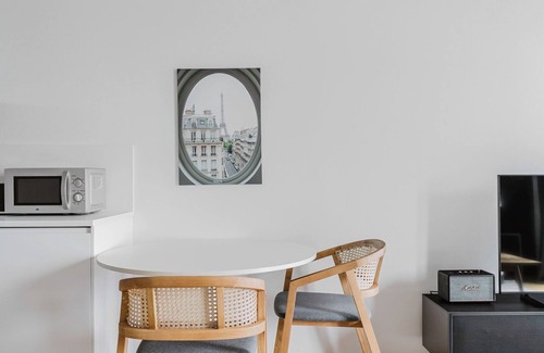 Erdberg Appartement | Blueground | Landstraße, pool, gym, sauna & a/c