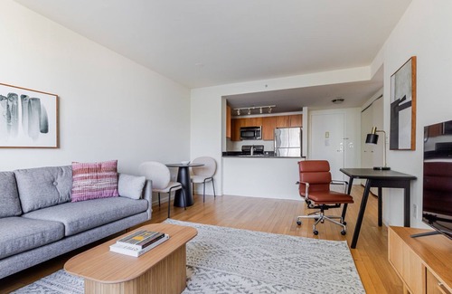 Hunters Point Appartement | Blueground | LIC, pool & gym, nr parks