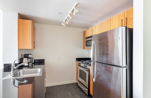 Hunters Point Appartement | Blueground | LIC, pool & gym, nr parks