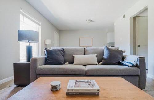 Cherrywood Appartement | Blueground Mueller BBQ Pool AC nr Downtown ATX-278