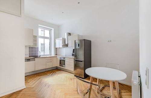 Schottenfeld Appartement | Blueground | Neubau, washer/dryer, nr Museumsquartier