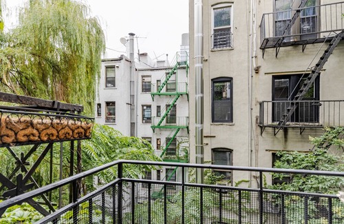 Nolita Appartement | Blueground | Nolita, balcony, nr Washington Square