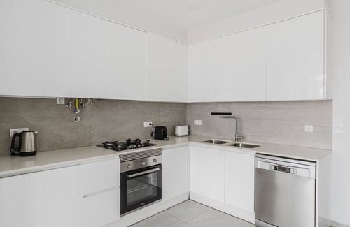 Santa Isabel Appartement | Blueground | Oeiras, AC & w/d, nr museums