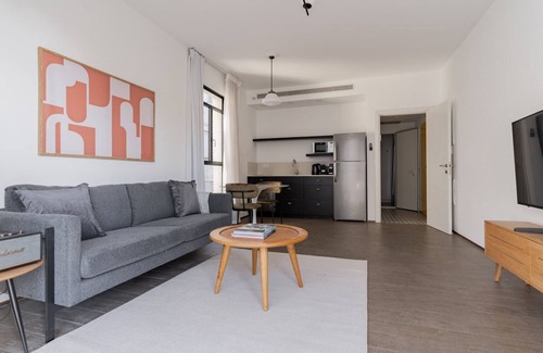 Old North Appartement | Blueground | Old North, New Building, Balcony (TLV-43)