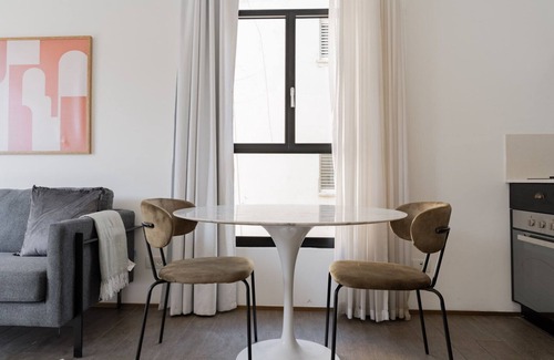Old North Appartement | Blueground | Old North, New Building, Balcony (TLV-43)