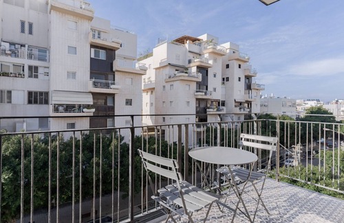Old North Appartement | Blueground | Old North, New Building, Balcony (TLV-43)