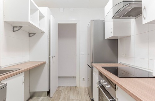 Les Corts Appartement | Blueground | Pedralbes, AC & w/d, nr Camp Nou