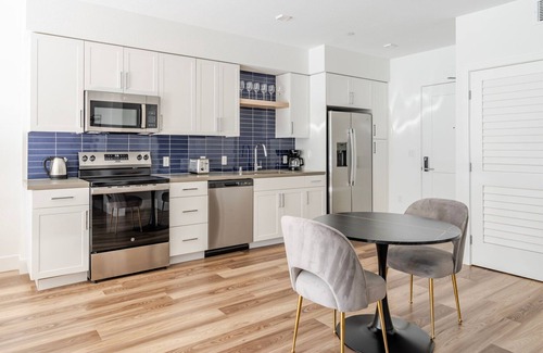Pleasant Hill Appartement | Blueground | Pleasant Hill, balcony, nr Park