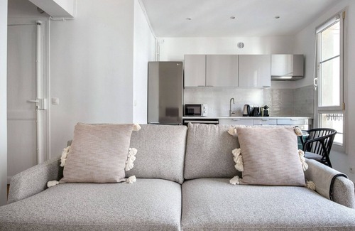 Levallois-Perret Appartement | Blueground | Pont de Neuilly, walk to subway