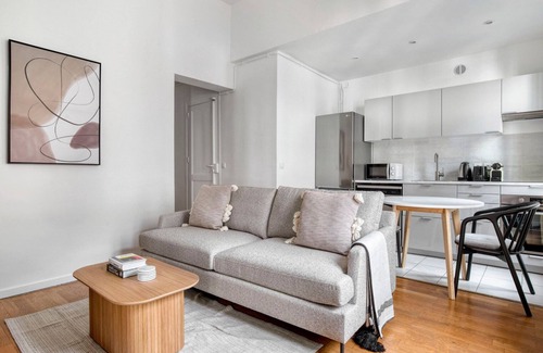 Levallois-Perret Appartement | Blueground | Pont de Neuilly, walk to subway