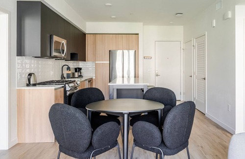 Newhall Appartement | Blueground | Santa Clara, view, nr Central Park