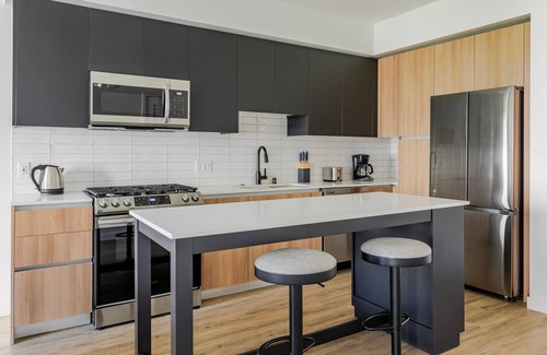 Newhall Appartement | Blueground | Santa Clara, view, nr Central Park