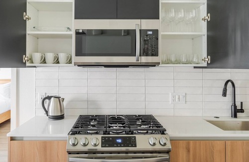Newhall Appartement | Blueground | Santa Clara, view, nr Central Park