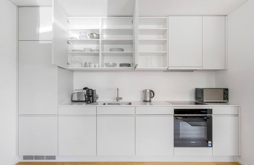 Seebach Appartement | Blueground | Seebach, balcony, nr Zürich Zoo