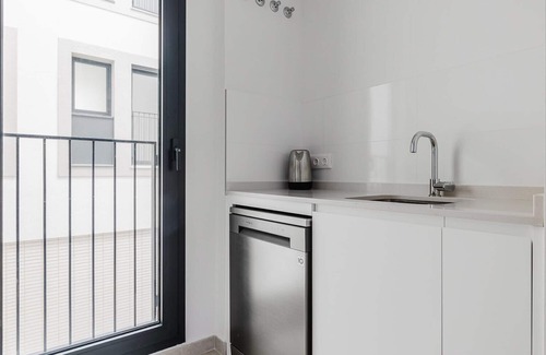 Tetuan Appartement | Blueground | Valdeacederas, pool & w/d, nr park
