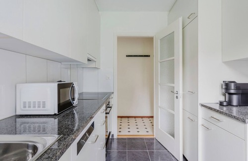 Sihlfeld Appartement | Blueground | Wiedikon, w/d, fully furnished