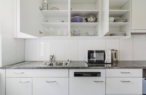 Sihlfeld Appartement | Blueground | Wiedikon, w/d, fully furnished