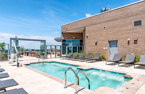 Woodmont Triangle Appartement | Blueground | Woodmont, pool & gym, nr Bethesda Row