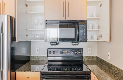 Woodmont Triangle Appartement | Blueground | Woodmont Triangle, fitness, nr Park