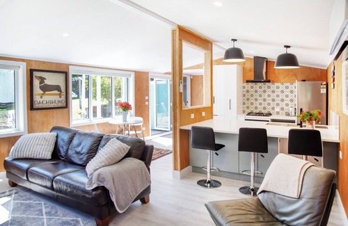 Paraparaumu Beach Maison | Bluegum Bach by the sea