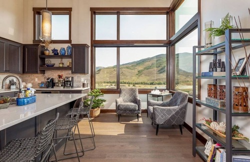 Silverthorne Maison | NOUVEAU Home Listing NOUVELLE construction VETERAN 4. 9 * hôte RÉDUIT prix intro / const!