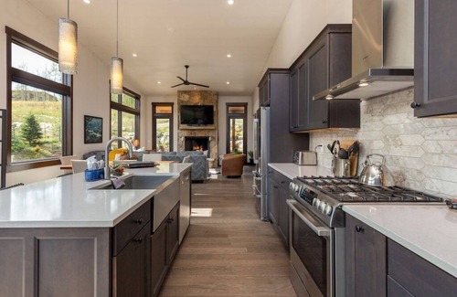 Silverthorne Maison | NOUVEAU Home Listing NOUVELLE construction VETERAN 4. 9 * hôte RÉDUIT prix intro / const!