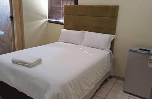 Emalahleni Maison | Blueville Guest House