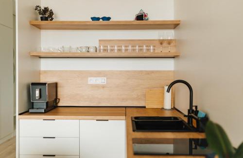 Banka Appartement | BlueWave Apartment Piestany, Lake Slnava View & Free Parking