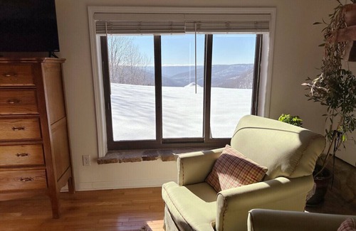 Monteagle Maison | Mountaintop Lodge magnifiquement rénové avec vue Bluff