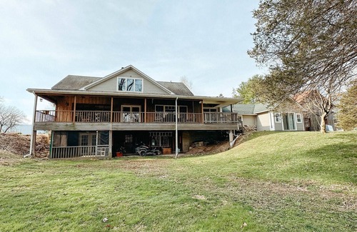 Kerhonkson Maison | Bluming Fields - A private home on a 150-acre horse farm.