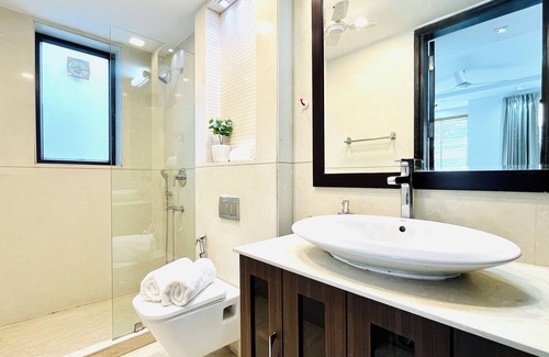 B4 Block Appartement | BluO 4BHK Safdarjung Enclave - Balcony, Lift