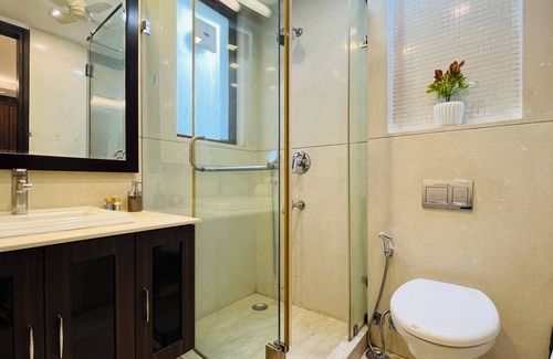 B4 Block Appartement | BluO 4BHK Safdarjung Enclave - Balcony, Lift