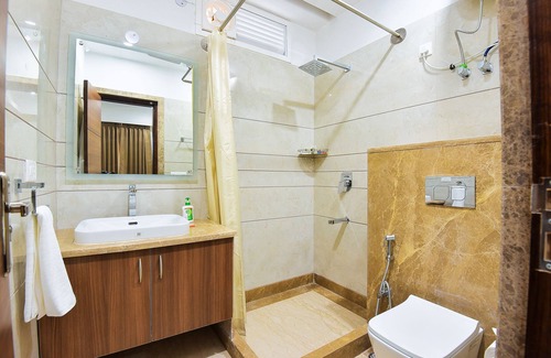 Sushant Lok Appartement | BluO Studio1 Golf Course Road, Gym, Balcony Garden
