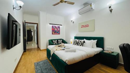 Vasant Vihar Appartement | BluO Vasant Vihar PVR - Kitchen, Terrace, Lift
