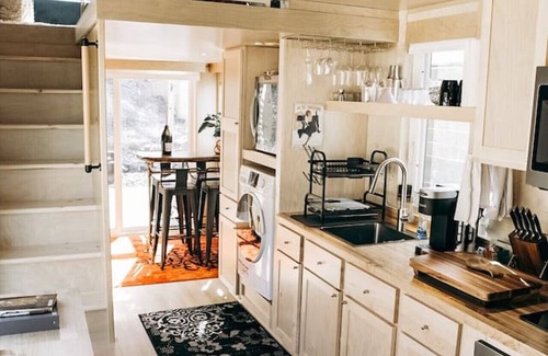 Chatham Maison | BLUSH: Boutique TINY home*private spa*walk to town