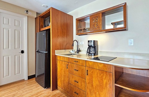 Diamond Head - Kapahulu - St. Louis Appartement | BMB 804 Modern Waikiki 1 Bedroom, 2 mins to Beach