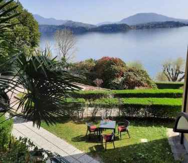 Belgirate Appartement | BMP APARTMENT GIOIOSA 2 giardino vista Lago Maggiore