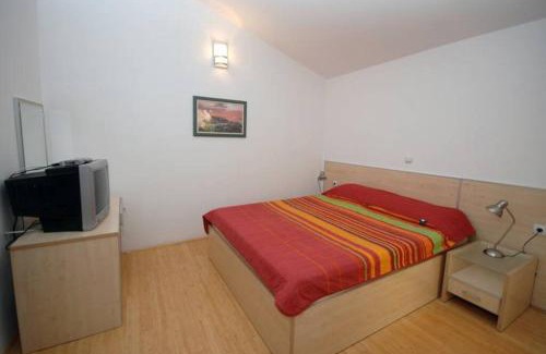 Sveti Stefan Appartement | BMV room for 2-3 with greenery view