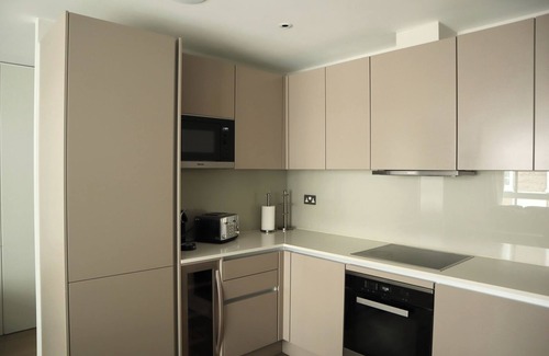 Vincent Square Appartement | BnBNook - Bright 3BR by Trafalgar Square and Big Ben