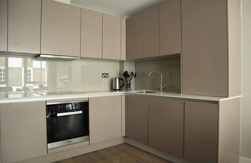 Vincent Square Appartement | BnBNook - Bright 3BR by Trafalgar Square and Big Ben