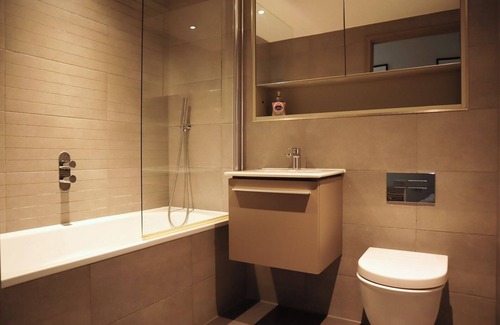 Vincent Square Appartement | BnBNook - Bright 3BR by Trafalgar Square and Big Ben