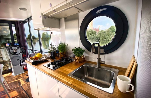 Schwerin Location De Bateaux | Bateau 'Cosy Hannah Führerscheinfrei' avec terrasse privée