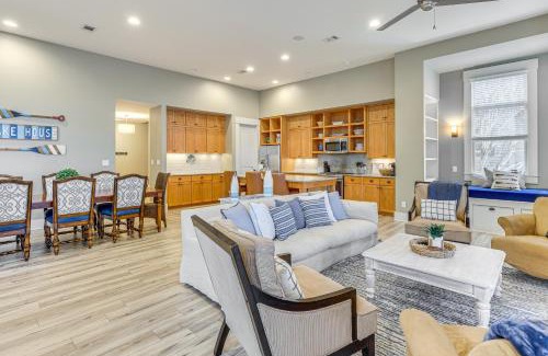 Alexander City Maison | Boat Dock and Stunning Views Lake Martin Retreat!
