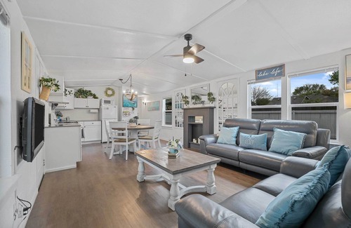 Lake Dallas Maison | Boat & Fish on Lewisville Lake: Pet-Friendly Haven