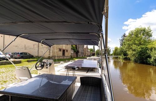 Nort-sur-Erdre Location De Bateaux | Boat 'Péniche - Nuits Insolites' with Private Terrace