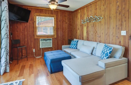 Warsaw Maison | Boat Slip and Screened Porch Warsaw Cabin Retreat